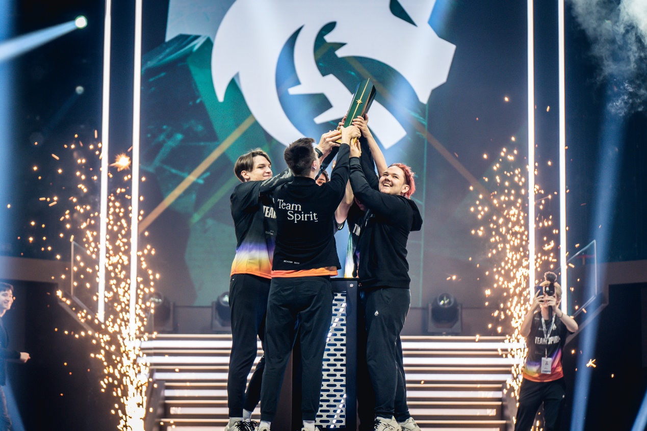 DOTA2版本更新致比賽節奏放緩：英雄傷害調整與防御機制增強下的游戲平衡優化探討